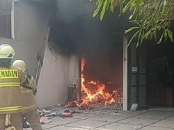 Toko Laundry di Kelapa Gading Kebakaran, 2 Karyawati Terluka