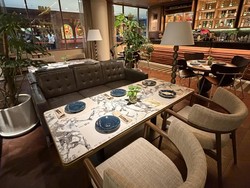 Bersantap di Baan Maisie, Ketika Desain Retro Bertemu Tradisi Rasa Thailand