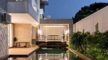 Gosip Terkini Selebriti Insertlive : Ditaksir Puluhan Miliaran, 7 Potret Rumah Mewah Dewi Perssik dengan Gaya Modern Minimalis