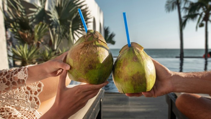 Sering Dibilang Sehat, Air Kelapa Sebenarnya Baik atau Tidak? Ini Faktanya