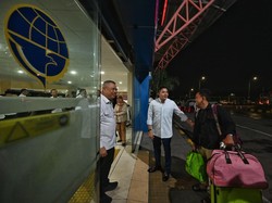 Seskab Teddy dan Menhub Pantau Arus Balik di Terminal Pulo Gebang Dini Hari