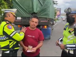 Polda Metro Tilang 10 Truk Sumbu 3 yang Melintas di Tol JORR