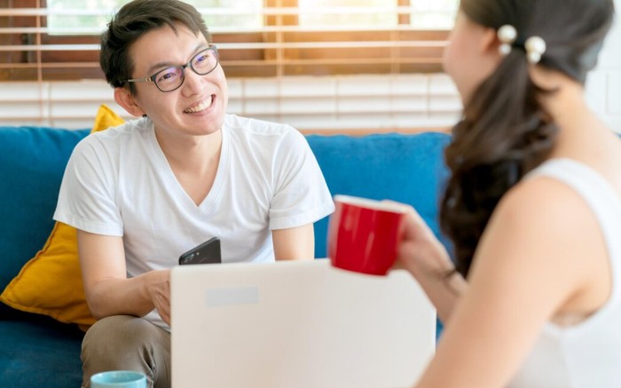 Tanda orang yang benar-benar mencintai dengan tulus.  Dia selalu ingat hal-hal kecil tentangmu/Foto: freepik.com/lifestylememory