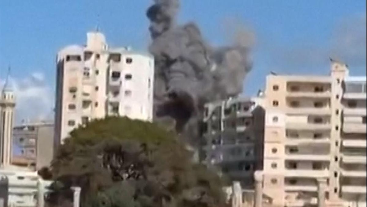 Momen Israel Hantam Tyre usai Niat Duduki Lebanon Selatan