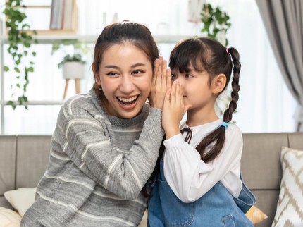 11 Ciri Kepribadian Anak Dibesarkan Orang Tua yang Lebih Banyak Mendengar daripada Bicara