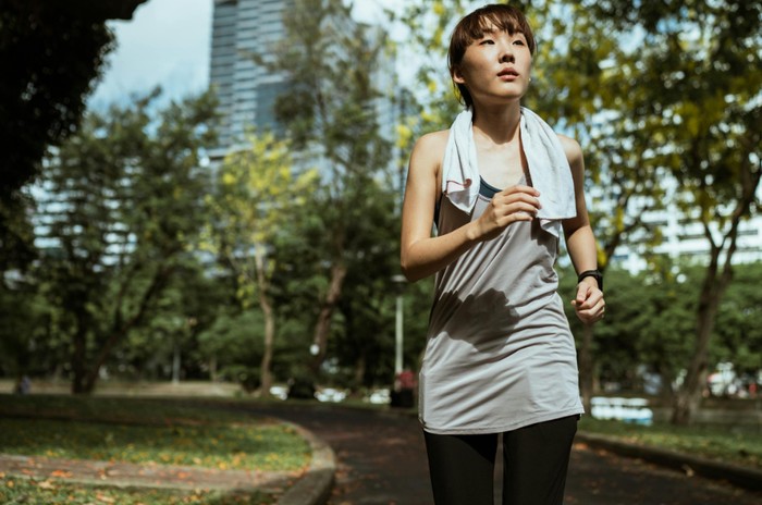 Cra menjaga berat badan ideal.  Rutin aktivitas fisik/Foto: pexels.com/Ketut Subiyanto