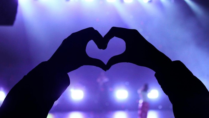 Ciri Kepribadian Orang yang Suka Fangirling, Apakah Kamu Salah Satunya?