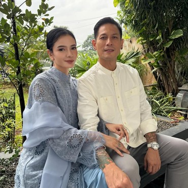 Ini 7 Potret Mesra Chef Juna & Pacar Rayakan Lebaran Bareng, Agama Disorot