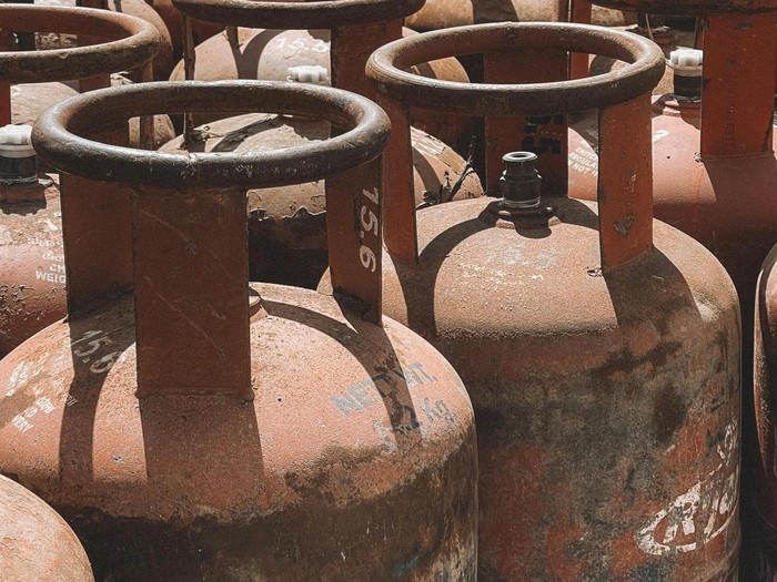 Krisis LPG dialami di India. Kapal tanker yang mengangkut minyak bumi dan LPG masih terhambat di Selat Hormuz.