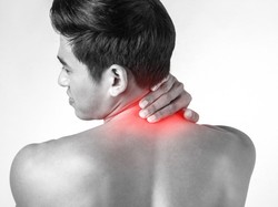 Tengkuk Nyeri Belum Tentu Kolesterol, Ini Penyebab Lainnya