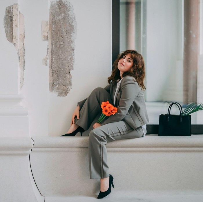 perempuan yang menggemari lipstik bold biasanya juga cenderung memiliki rasa percaya diri yang tinggi.