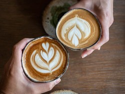 Tren Baru! Ramen Latte Sajikan Kopi dengan Cita Rasa Umami