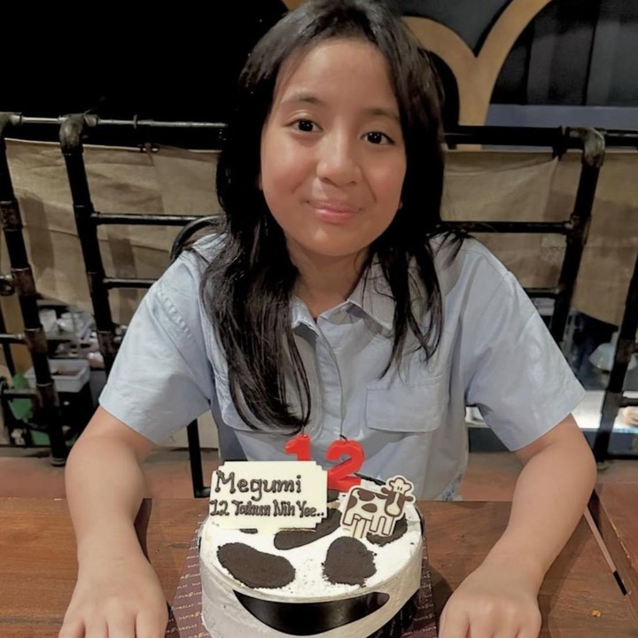 <p>Megumi Arrawda Sachi, putri sulung Natasha Rizky dan Desta, baru saja merayakan ulang tahunnya, Bunda. Gadis cantik yang lahir pada 23 Maret 2014 ini kini sudah genap berusia 12 tahun. (Foto: Instagram @desta80s)</p>