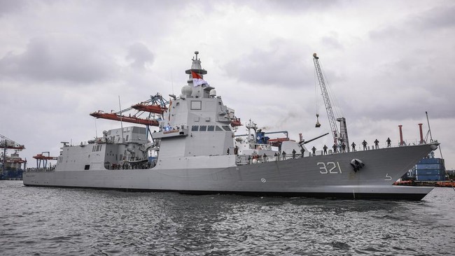 Kapal perang baru TNI Angkatan Laut, KRI Prabu Siliwangi-321, akhirnya bersandar di Pelabuhan Tanjung Priok, Jakarta usai berlayar dari La Spezia, Italia.