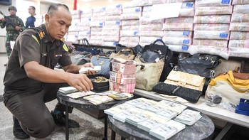 FOTO: Kejati Kaltim Sita Uang Rp214 Miliar Korupsi Lahan Transmigrasi