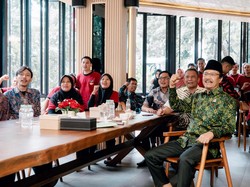 Kala Mensos Halalbihalal dengan Petugas Cleaning Service