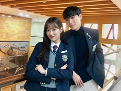 Kim Young Dae & Lee Naeun Bantah Rumor Pacaran, Terciduk di Toko Obat