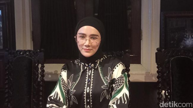 Mulan Jameela Diterpa Berita Hoaks, Ahmad Dhani Ingin Tempuh Jalur Hukum?