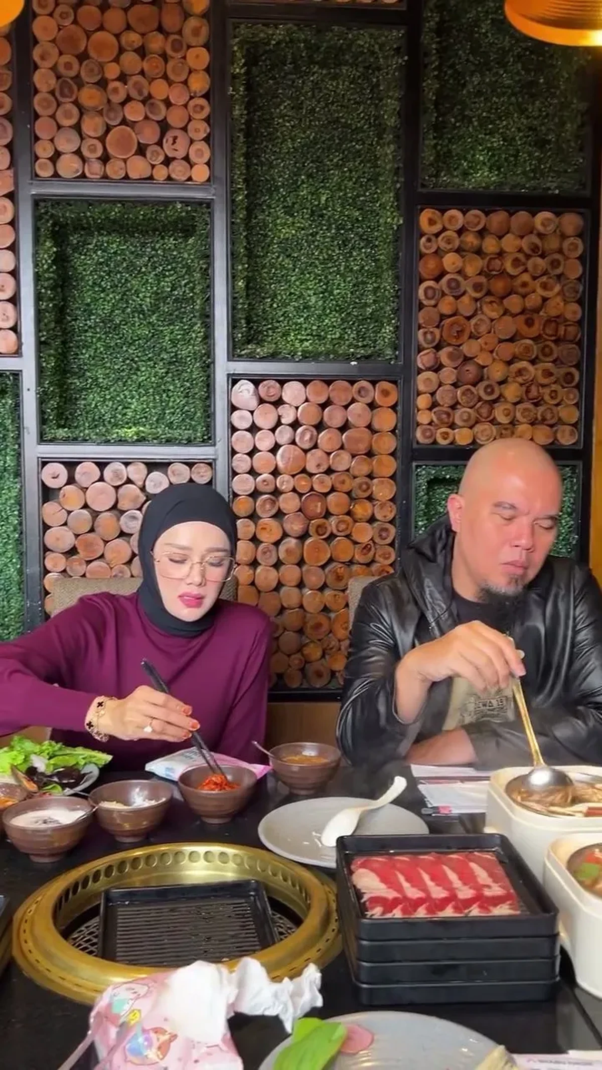 Mulan Jameela Hobi Makan Nasi Rames Sunda hingga Petai Goreng
