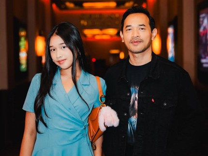 Potret Kedekatan Aira dan Sang Ayah, Oka Antara yang Sudah Gadis