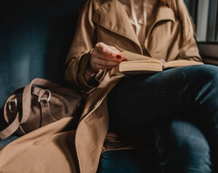 Scorpio suka misteri dan hal yang dalam. Mereka tertarik pada sisi gelap teori konspirasi./ Foto: freepik.com