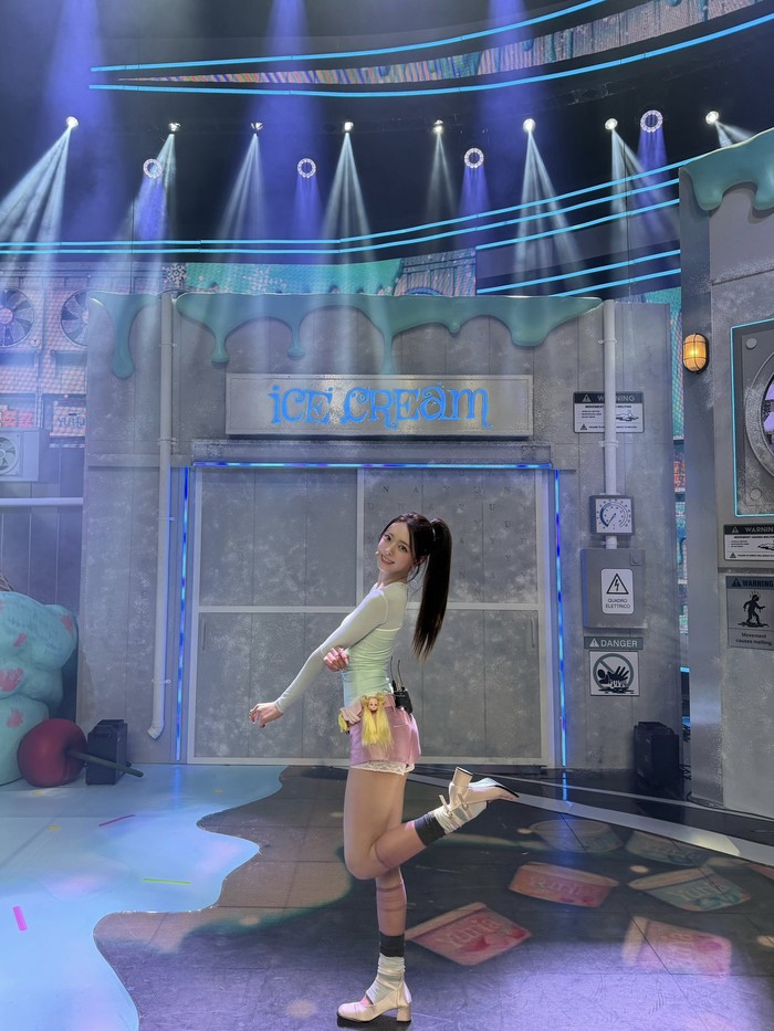 Selain itu, ia pun memanjakan fans dengan menyuguhkan berbagai konten menarik, termasuk video dance practice, cheer guide, dan klip dance challenge yang tak ada habisnya. Menurutmu, gimana nih debut solo sang penyanyi, Beauties? / Foto: x.com/ITZYofficial