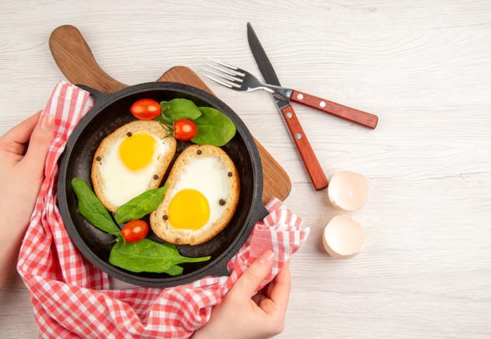 Tips diet untuk perempuan usia 40-an. Tingkatkan asupan protein/Foto: freepik.com/KamranAydinov