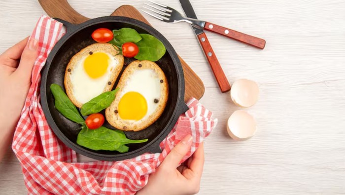 Tips diet untuk perempuan usia 40-an. Tingkatkan asupan protein/Foto: freepik.com/KamranAydinov