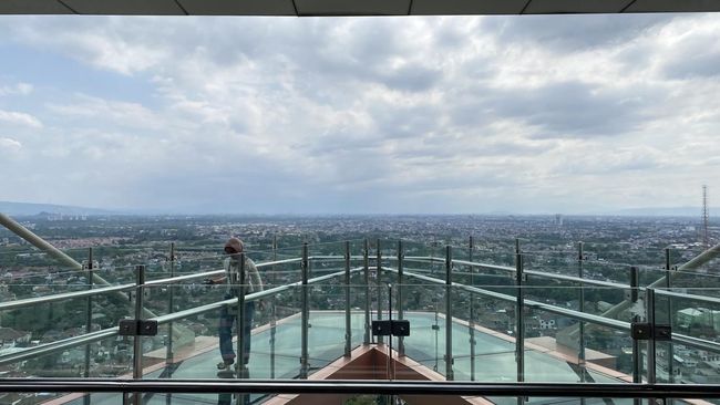 Trans Hotel Jakarta menawarkan pengalaman menginap bintang lima dengan pemandangan kota dari The 22nd Sky Lounge dan promo spesial hingga Juni 2026.