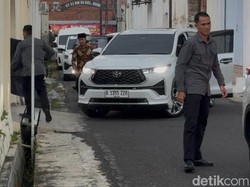 Kunjungi Pondok Az-Zayadiyy Solo, Gibran Minta Gus Karim Doakan Jokowi