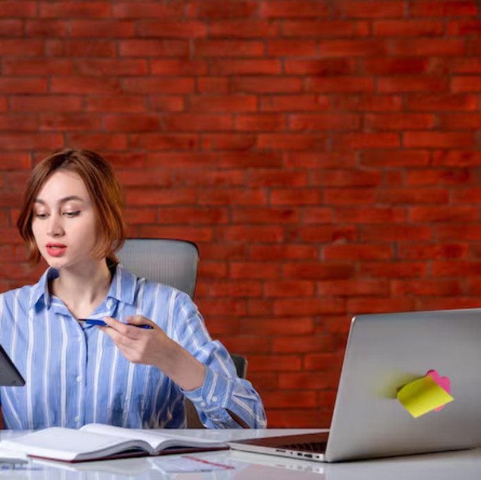 Sagitarius termasuk zodiak yang kemungkinan besar punya double job/Foto: freepik.com/KamranAydinov