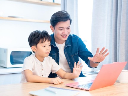 9 Kebiasaan Anak Laki-laki yang Terbentuk dari Sikap Ayah, Dampaknya Terasa saat Dewasa