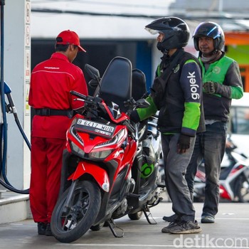 Pertamax Naik Rp16.250 per Liter, Ketahui 7 Kebiasaan yang Bikin Motor dan Mobil Boros Bensin
