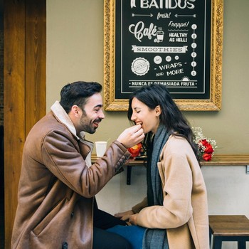 3 Tanda Orang yang Menunjukkan Cinta Lewat Act of Service, Bukan Sekadar Kata-kata