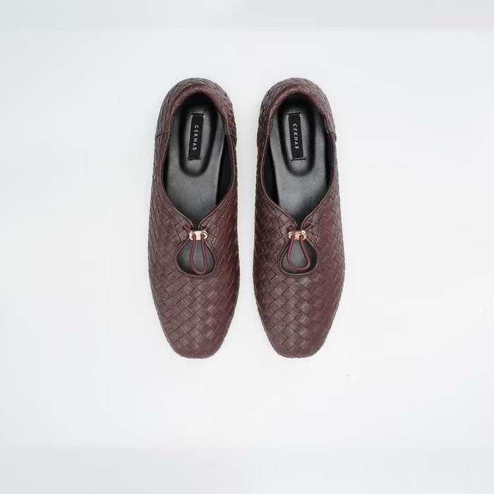 Get The Look: Ide outfit simpel untuk ngemal ala Tsana