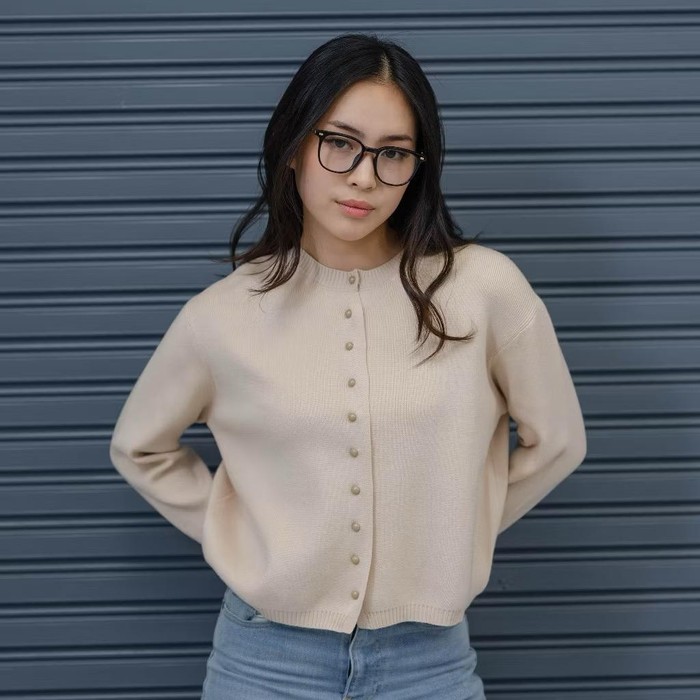 Get The Look: Ide outfit simpel untuk ngemal ala Tsana