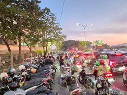 Jalan Metro Tanjung Bunga Makassar Macet Parah Malam Ini