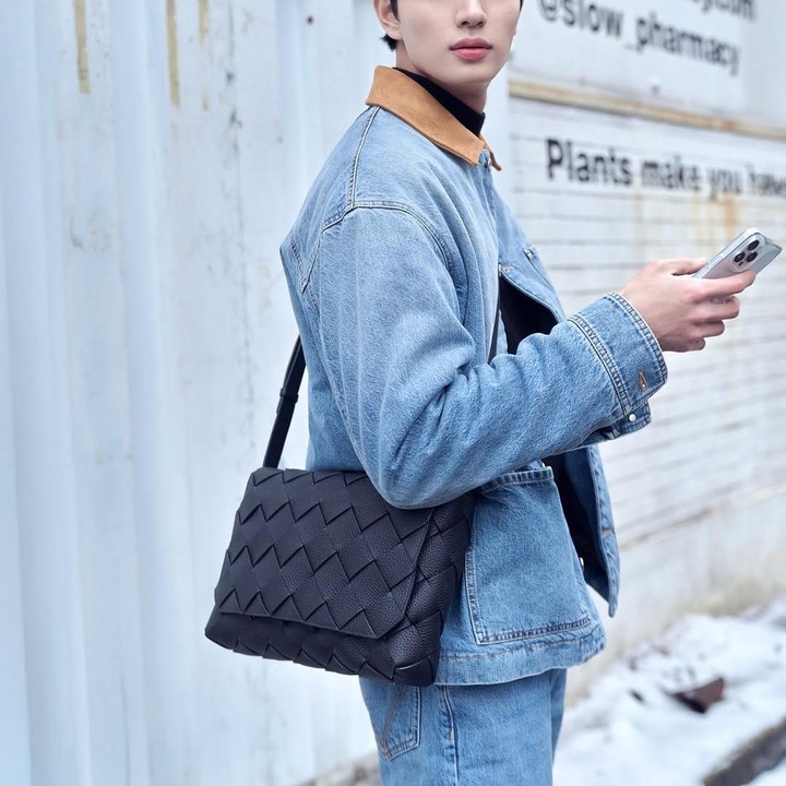 <p>drama Korea Yumi's Cells 3&nbsp;ini akan tayang perdana pada 13 April 2026, Bunda. Nah, untuk menikmati gemasnya hubungan Yumi dan Shin Sun Rok, pastikan Bunda menontonnya di platform streaming resmi, ya. (Foto: Instagram @rlawodnjs_)</p>