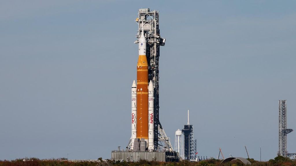 Kenapa Misi Artemis II Tak Bawa Astronaut Mendarat di Bulan?