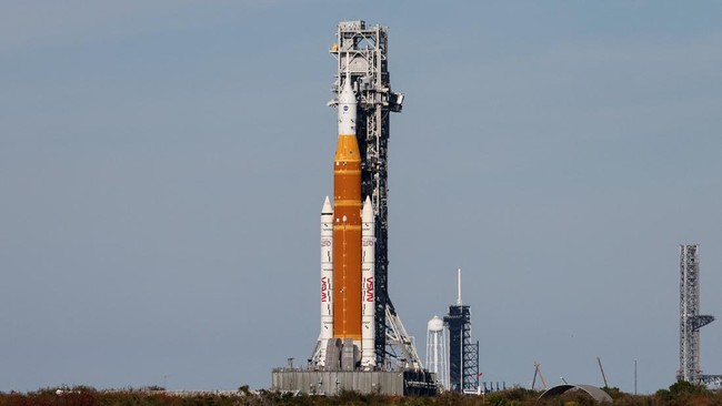 Empat astronaut dijadwalkan memulai perjalanan bersejarah menuju Bulan, menandai misi berawak pertama ke satelit alami Bumi sejak 1972.