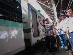 Gubernur Jateng Berangkatkan Peserta Program Balik Rantau Gratis