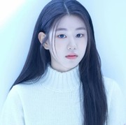 Beranjak Remaja, Simak Potret Cantik Park So Yi di Foto Profil Terbaru