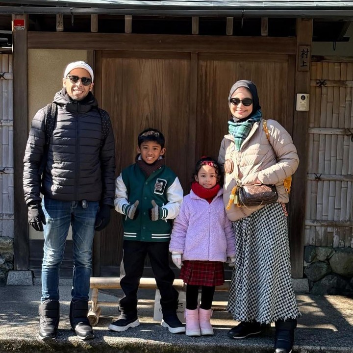 <p>Nama Sahil Mulachela tampaknya sudah tak asing di telinga banyak orang. Ia dikenal sebagai penyiar radio Duo Bahlul sekaligus Content Creator di TikTok. Sahil diketahui menikah dengan pujaan hatinya yang bernama Raniah Alaydroes pada tahun 2015. (Foto: Instagram @sahilmulachela)</p>