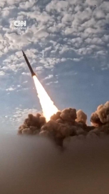 Detik-detik Iran Luncurkan Rudal-rudal saat AS Tawarkan Negosiasi