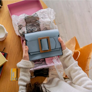 5 Tips Menyimpan Tas agar Tidak Berjamur saat Lama Tidak Dipakai