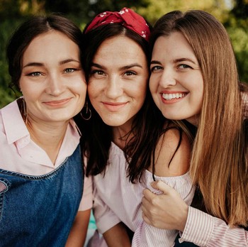 5 Zodiak yang Kepribadiannya Cenderung Ekstrovert, Siapa yang Paling Energik?