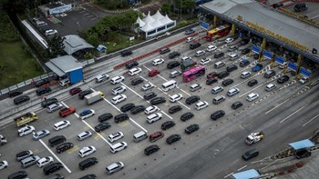 FOTO: Arus Balik Gelombang 2 di GT Banyumanik Semarang