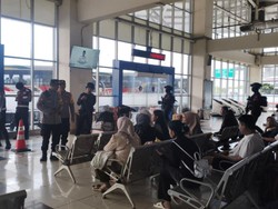 H+7 Lebaran, Brimob Polda Metro Pastikan Keamanan di Terminal Pulo Gebang