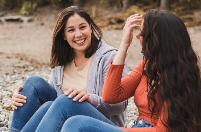 Cancer adalah zodiak yang identik dengan empati dan healing energy. Mereka punya kemampuan alami untuk membuat orang lain merasa nyaman dan dipahami./ Foto: freepik.com