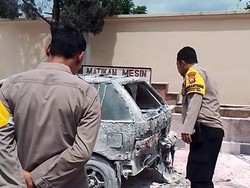 Mobil Suzuki Amenity Terbakar di SPBU Jember Setelah Isi BBM